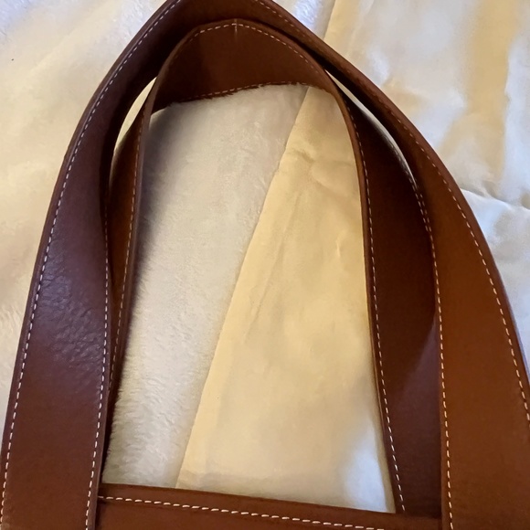 Great condition! Medium Montauk Tote in Rich Oak & $60 adjustable strap - Picture 12 of 16